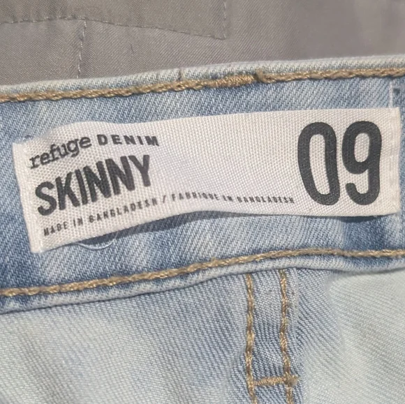 Refuge Women's Light Blue High Rise Jeans - Picture 2 of 7